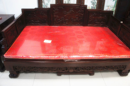 RFB0278_大红酸枝雕花罗汉床120000 拍卖厅.jpg