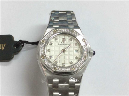 SW2651-QJP 爱彼 皇家橡树离岸系列全白金女式石英腕表(全新)175000 892722 18K白金表壳、表带 银白色表盘 搭配32颗明亮式切割美钻.jpg
