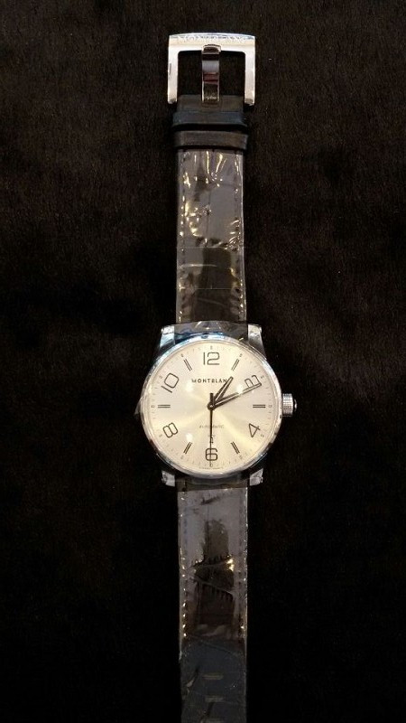 SW2590-CYS 万宝龙三针单日历全自动男表12800 银白色表面阿拉伯数字 时光行者系列 附说明书连盒.jpg