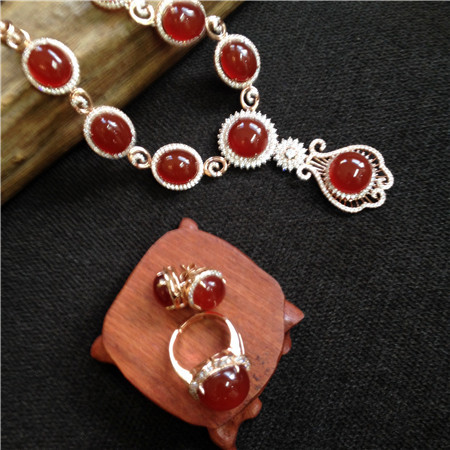 SJ1781_a925银镶嵌宝红色天然玉髓豪华套装1800.jpg