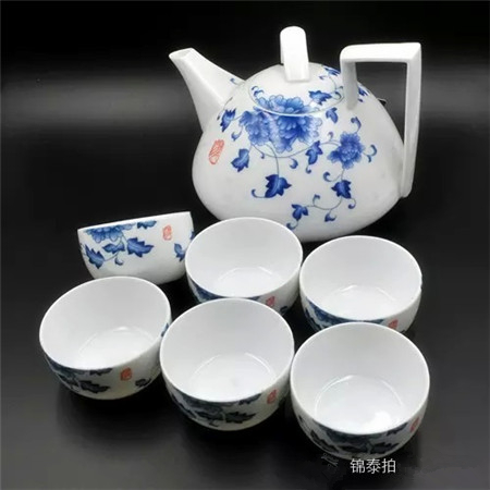 BL0621青花“国色天香”圆锥壶茶具500.jpg